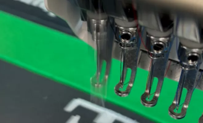 Réalisation de broderie sur veste Softshell pour Renault Agriculture, Bourg-en-Bresse, Print France