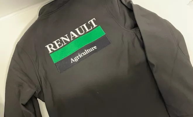 Réalisation de broderie sur veste Softshell pour Renault Agriculture, Bourg-en-Bresse, Print France