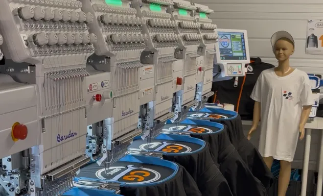 Réalisation de vestes softshell brodées pour CG Service, près de Bourg-en-Bresse, Print France