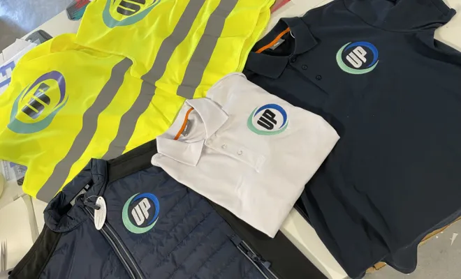 Réalisation broderie et flocage pour up service